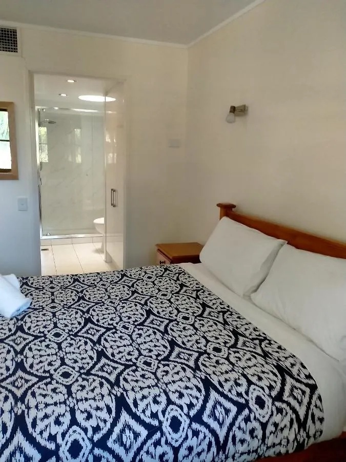 Camargue Beachfront Apartments Maroochydore 3*,  Australia