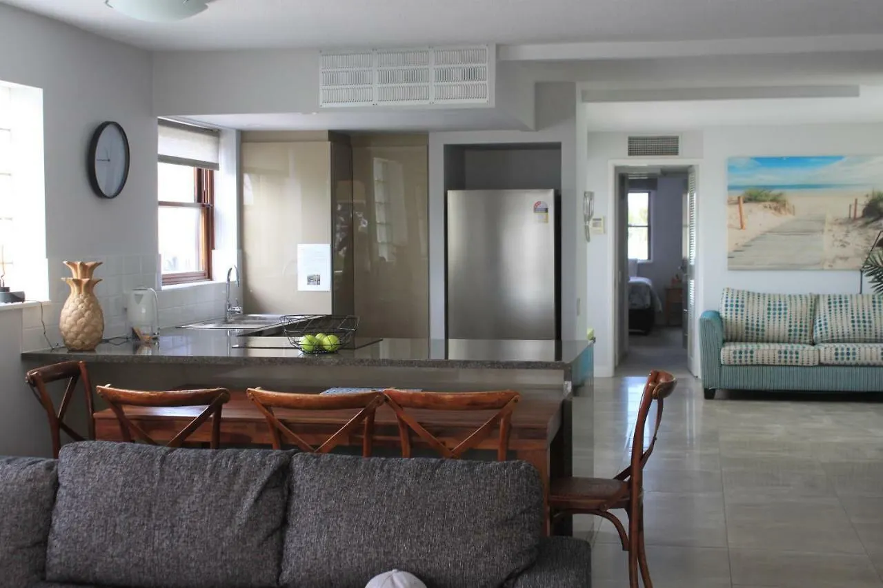 Camargue Beachfront Apartments Maroochydore 3*,